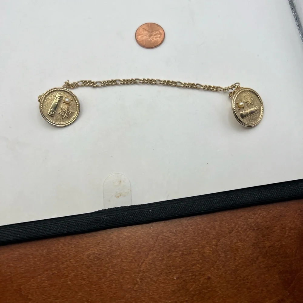 Vintage Jewish Tallit Prayer Shawl gold tone clip Genuine Pearl Star of David
